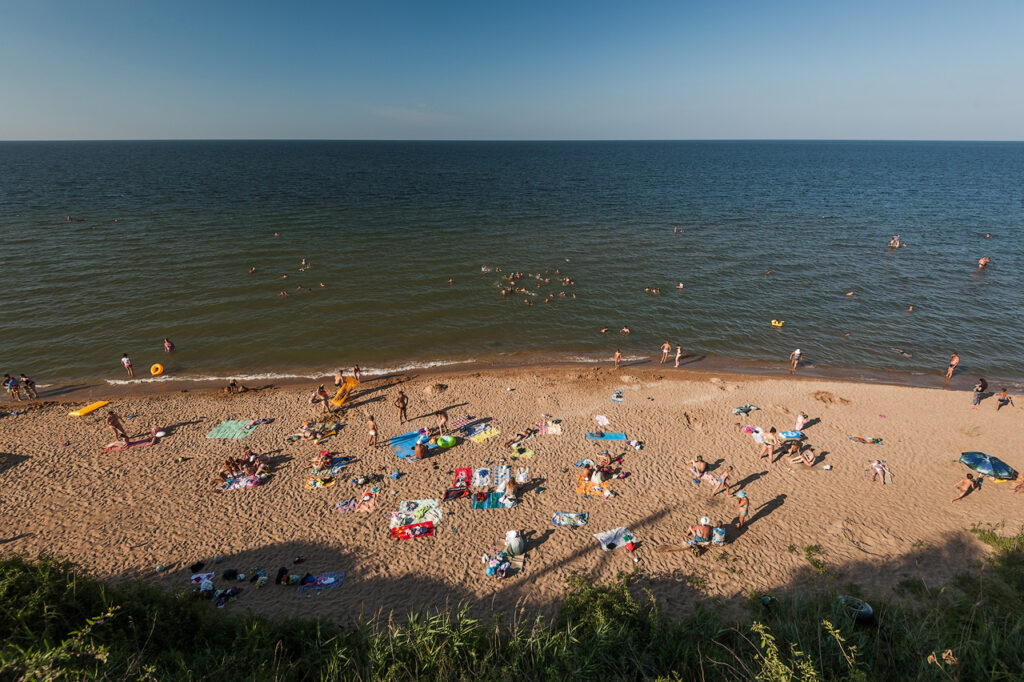 Пляж на Азовском море в посёлке Кучугуры