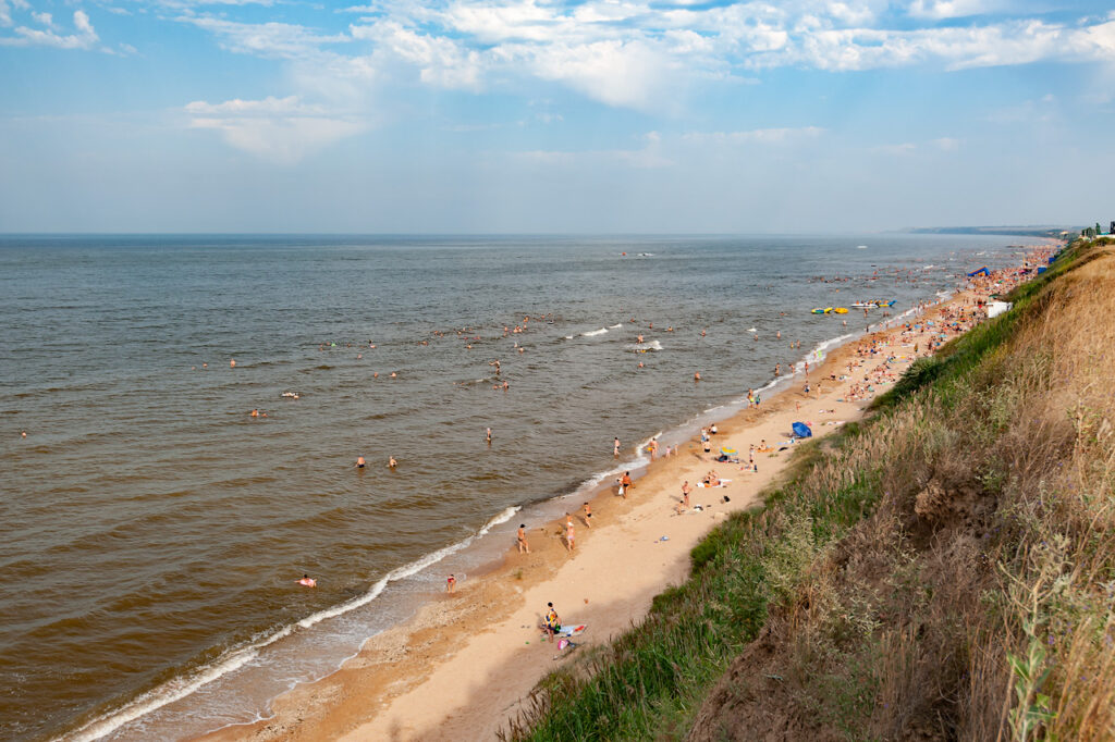 Азовское море у посёлка Кучугуры, Таманский полуостров.